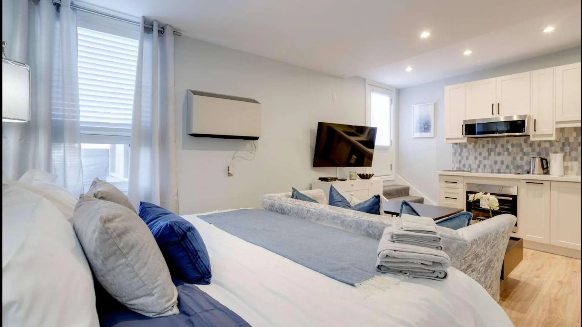 Casa Hotel Stylish Suite With Patio In Leslieville Toronto 0*,